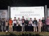 Wabup Sumbawa Serahkan Penghargaan Mangkar Award Pemenang Kompetisi Film Pelajar