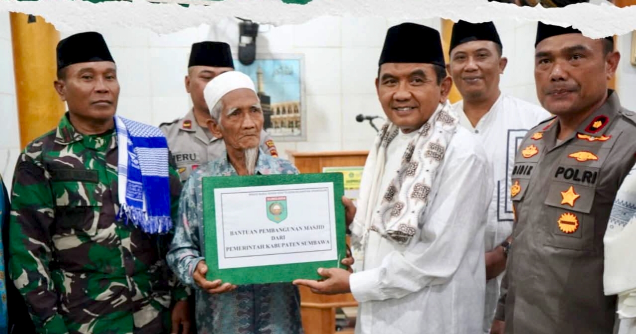 Safari Ramadhan di Orong Telu dan Lenangguar, Wabup Sumbawa Serahkan Bantuan Puluhan Juta