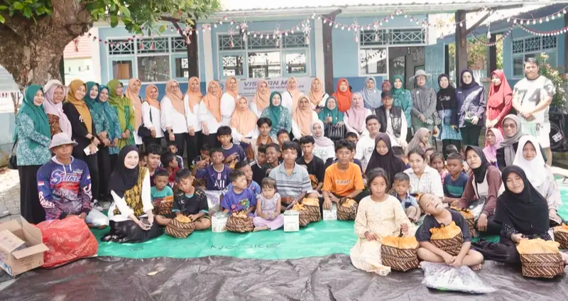 TP PKK & GOW Sumbawa Salurkan Bantuan dan Lakukan Trauma Healing untuk Korban Kebakaran