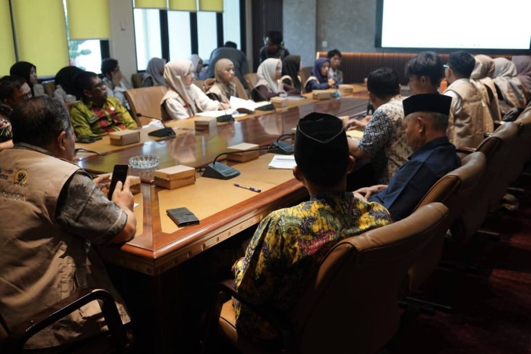 Bupati Sumbawa Komit Jaga Kelestarian Lingkungan dan Hutan