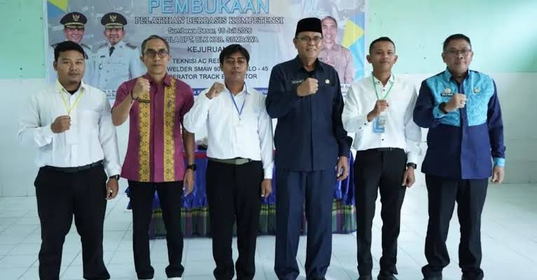 Bupati H. Jarot: Ijazah Tidak Cukup Tanpa SDM Terampil